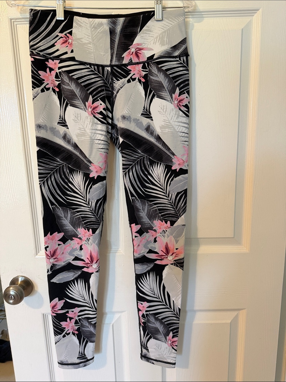 Victoria's‎ Secret Sport Black Leggings with Pink Floral Accent